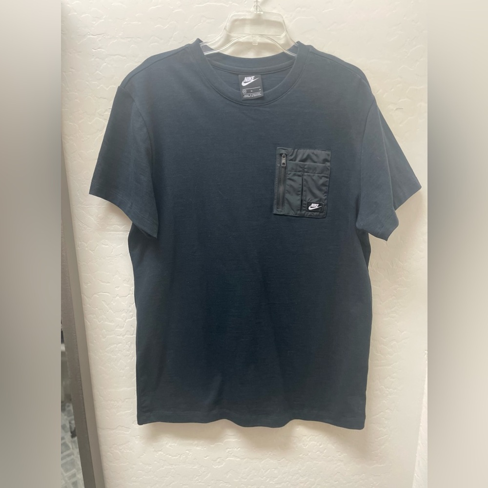 Nike T shirt size medium